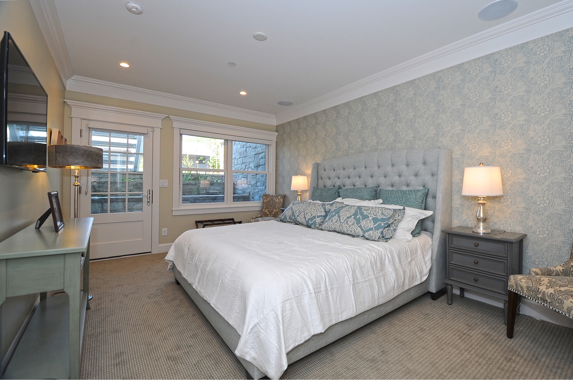 Woodside Avenue, bedroom - architectural design by Elliott Workgroup